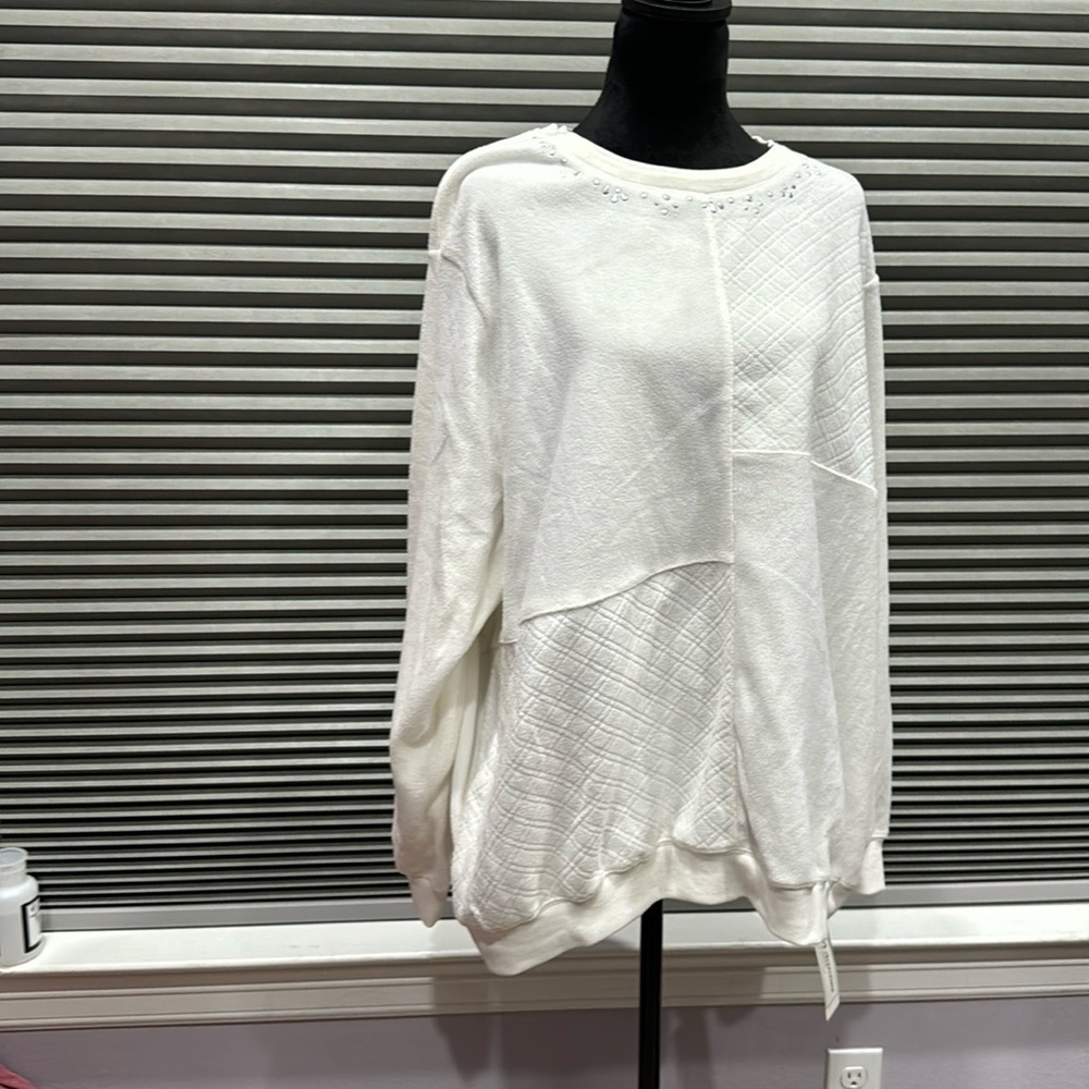 Pullover sweater